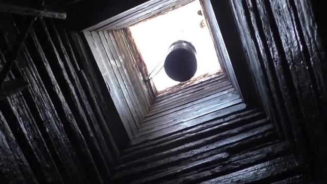 Необычный ремонт старого деревянного колодца. смотреть онлайн