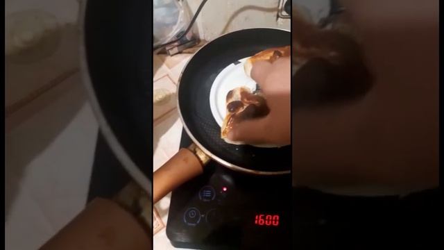 ЛАЙФХАК/ КАК СДЕЛАТЬ ИЗ СКОВОРОДКИ МИКРОВОЛНОВКУ// смотреть онлайн