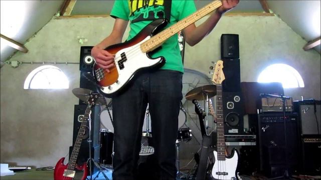 Arctic Monkeys - Fluorescent Adolescent Bass Cover смотреть онлайн
