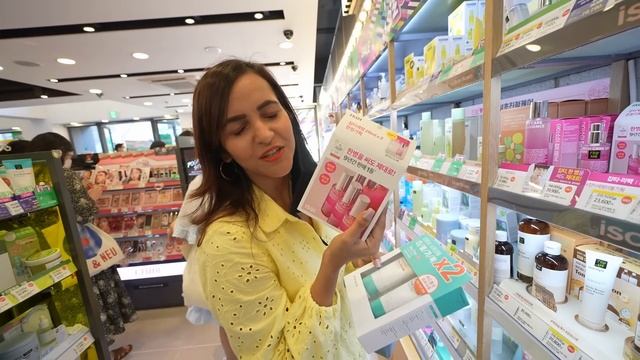 10 Lakh SHOPPING CHALLENGE in KOREA ??| Korean Makeup & Shopping смотреть онлайн