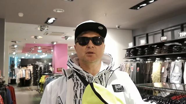 Влад Бородин представляет Магазин Ню Ерке смотреть онлайн
