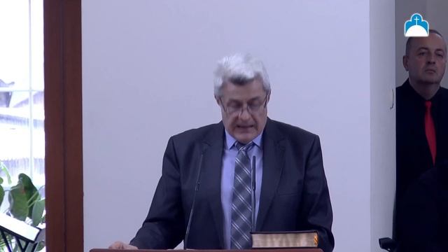 Покрытие головы молящейся женщины смотреть онлайн