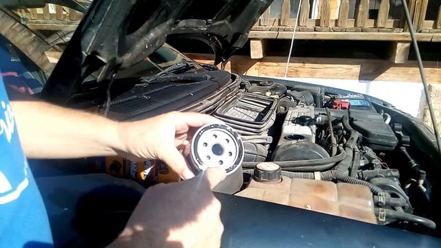 Ford Mondeo 1993 1996 - How to Service the vehicle DIY oil change смотреть онлайн