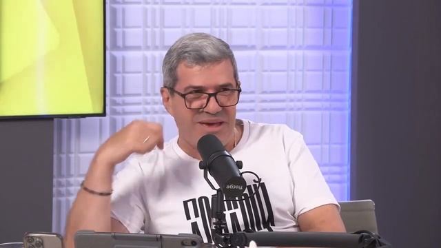 Михаил Шахназаров читает смайлики смотреть онлайн