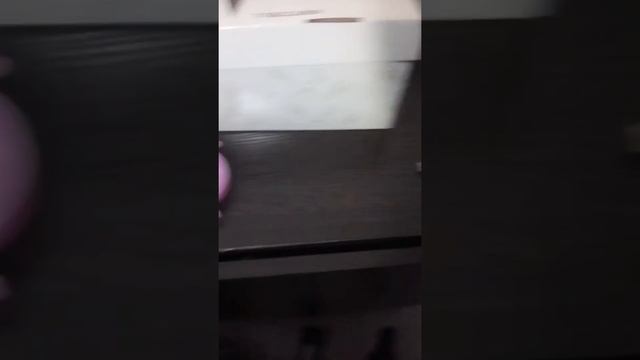 Игла в слайме???? уколола палец! смотреть онлайн