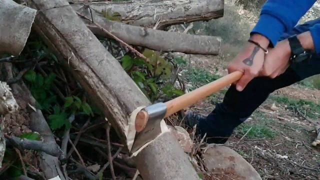 Походный топор ручной ковки из страны Басков. смотреть онлайн