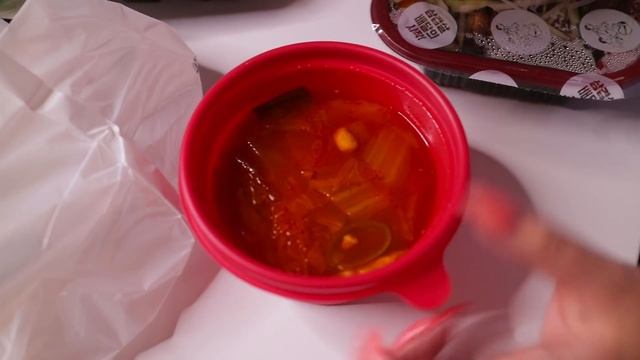 ВСЛЕПУЮ Заказали Корейскую Еду! Популярные сэндвичи EGGDROP и Корейский Самгепсаль смотреть онлайн