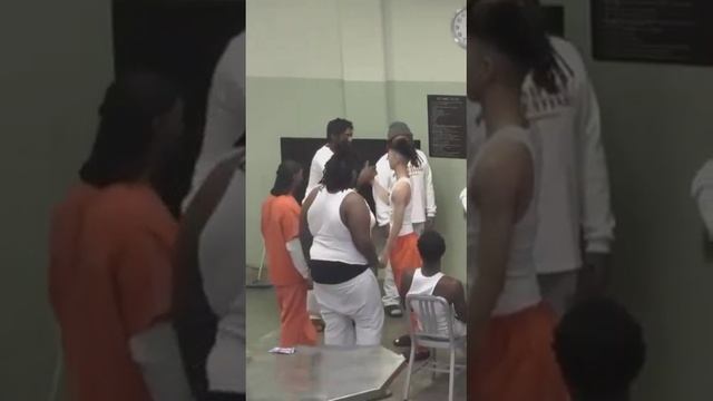 Парням для радости многого и не нужно смотреть онлайн