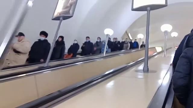 Знакомимся с петербургским метрополитеном. Станция Садовая смотреть онлайн