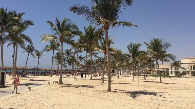 Salalah Beach - Oman смотреть онлайн