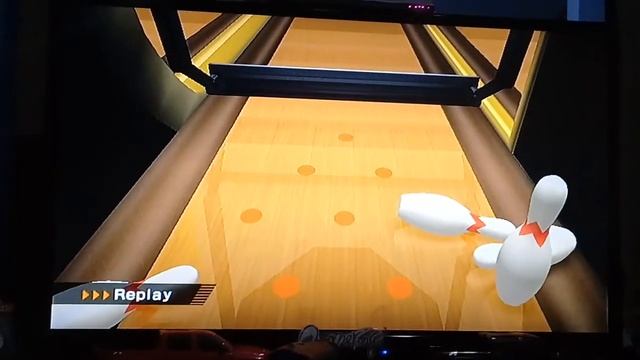 Wii Sports Bowling - Another Crazy Strike! смотреть онлайн