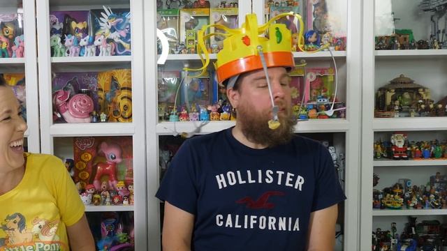 Chow Crown Game Challenge - Who Can Eat The Fastest? смотреть онлайн