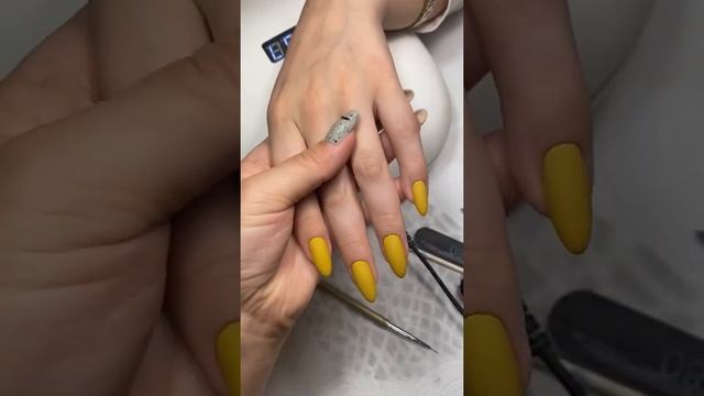 Маникюр ?? Нежные цветы на ногтях. Весенние цветы. смотреть онлайн