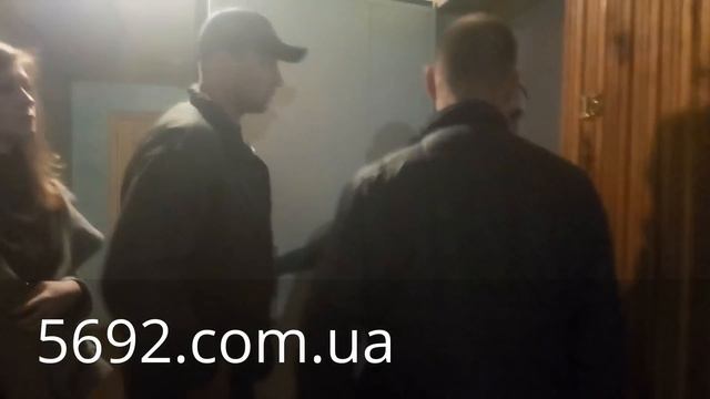 Возмущение общественности в Заводском суде Каменского (21.10.2016) смотреть онлайн