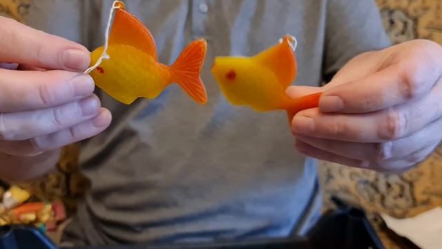 Лучшая память о детстве - ёлочные игрушки! Маски, фонарики, шарики и Чебурашки. Вы сохранили свои ? смотреть онлайн