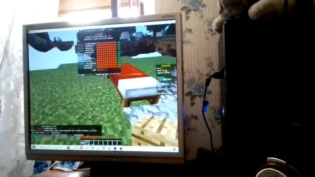 Стив защищает кровать из синей шерсти в Майнкрафте 100% троллинг ловушка MINECRAFT Fopon_335 смотреть онлайн