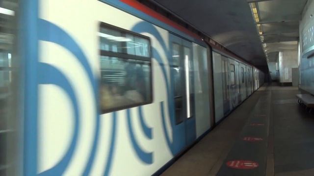 Поезд Москва 2019 станция Воробьевы горы (Сокольническая линия ). смотреть онлайн