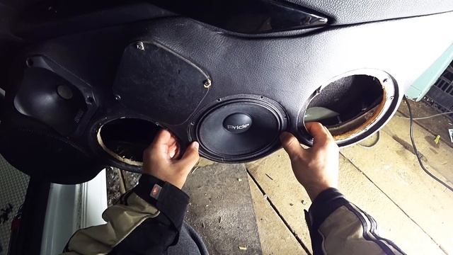 Громкая Лада Веста на ПНЕВМЕ. 4 пары Pride Solo v2. Литий ТИТАНАТ под капотом. АВТОЗВУК LADA Vesta смотреть онлайн