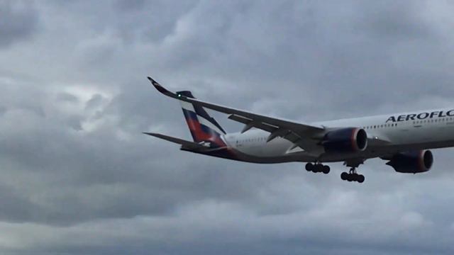 Aeroflot a350 land at Miami смотреть онлайн