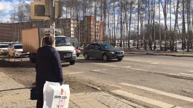 г. Долгопрудный, проспект Ракетостроителей, 3/2 (Пешеходный переход у ТЦ) смотреть онлайн