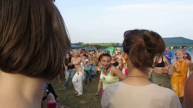 Бразильские танцы;).ПIKHIK.BY 1.07.2012 хутор Шабли смотреть онлайн
