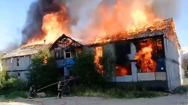 Пожар в Ноябрьске. Видео смотреть онлайн