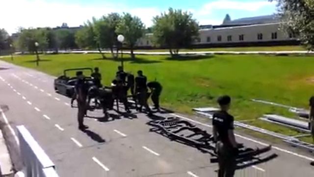 Разборка УАЗа курсантами ОАБИИ. смотреть онлайн