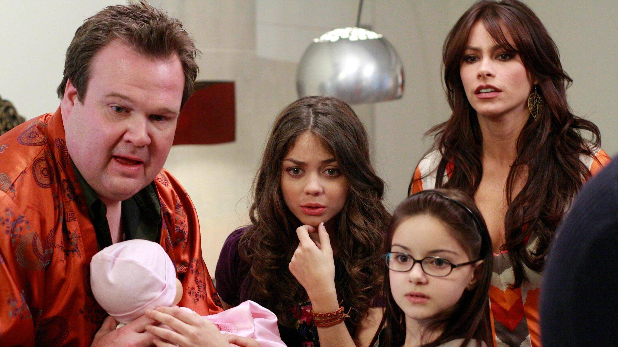 Сериал Американская семейка - 1 сезон 23 серия / Modern Family