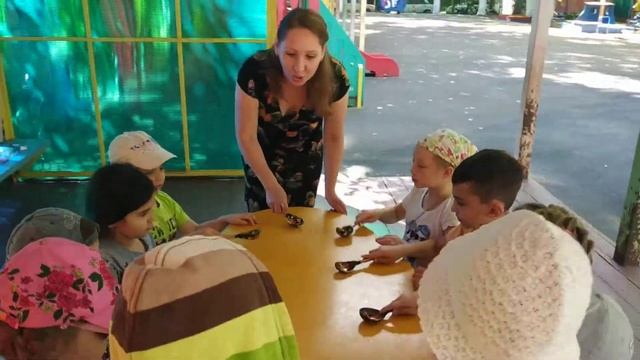 Весёлая логоритмика. Игра с ложкой. смотреть онлайн