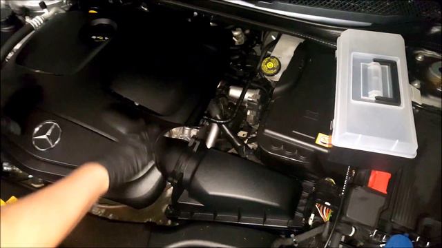 How to replace - Mercedes CLA Air Filter + Cabin Filter смотреть онлайн