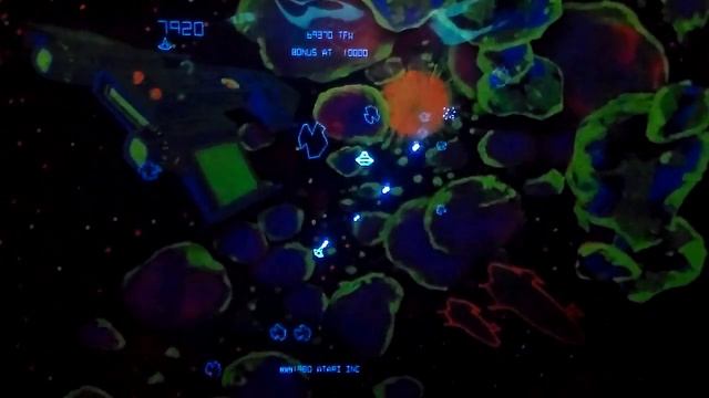 Atari's legendary Asteroids Deluxe Arcade Game from 1981... beautiful game! смотреть онлайн