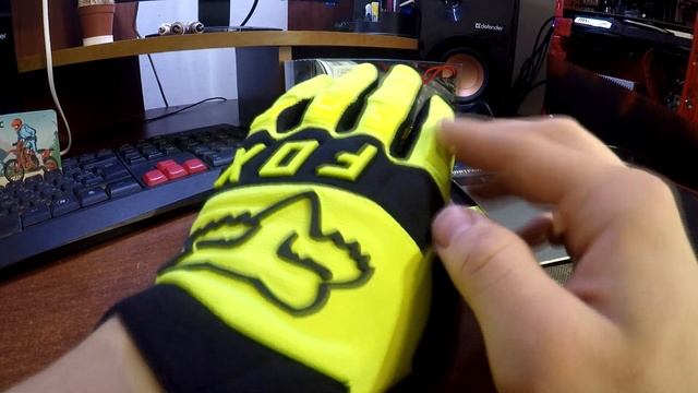 ОБЗОР Мотоперчаток Fox Dirtpaw Glove Flow Yellow (МХ22) смотреть онлайн