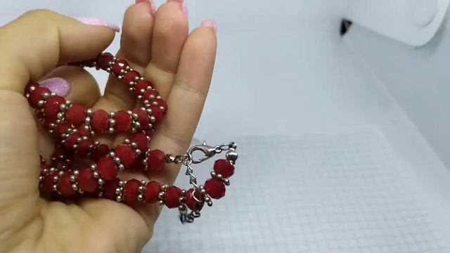 Стеклянные красные бусы смотреть онлайн