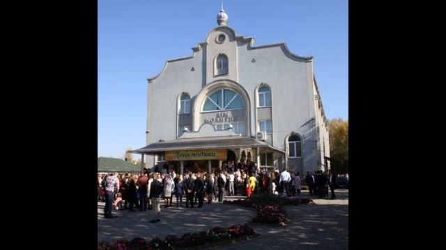 Чем отличается смотреть онлайн