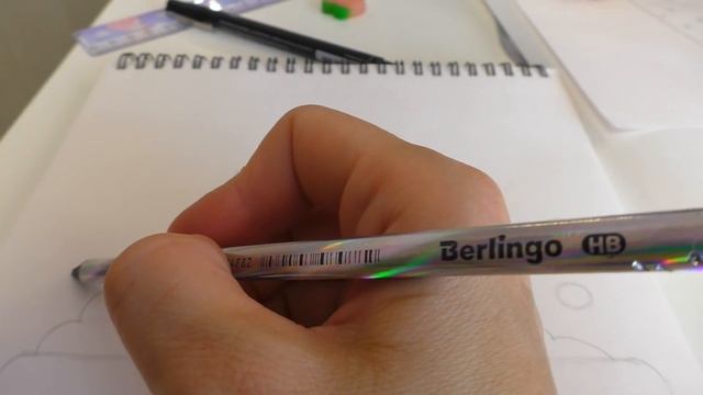 Рисуем в Новых СКЕТЧБУКАХ? Кто Считает Свои РИСУНКИ ЛУЧШЕ Ксюша или МАМА? смотреть онлайн