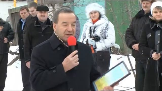 Голубой огонек на улицах Кальмиусская и Комарова смотреть онлайн