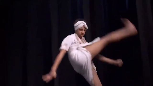 Maddie Ziegler | Free At Last | Group Dance смотреть онлайн