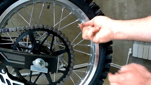 Протяжка спиц на кроссовом мотоцикле \ KAYO T2-G \ смотреть онлайн