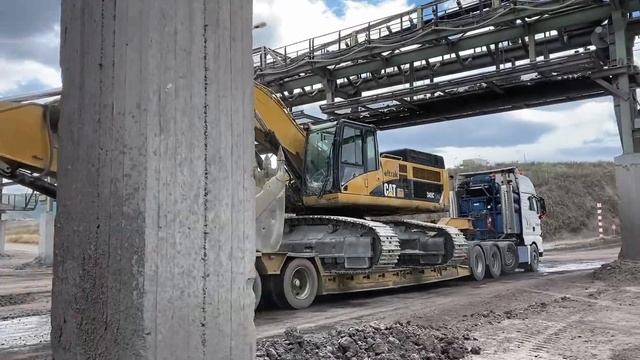 Loading And Transporting The Caterpillar 345C Excavator - Fasoulas Heavy Transports смотреть онлайн