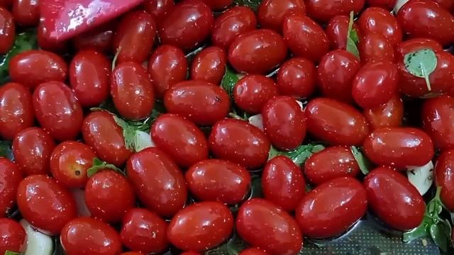 TOMATE CONFIT (CONSERVA DE TOMATE). MUITO SIMPLES E DELICIOSO...