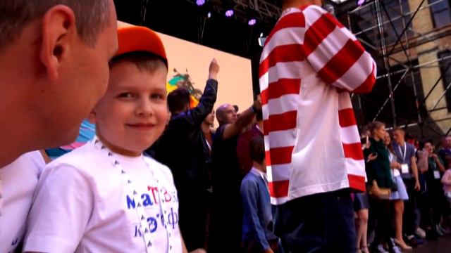 ВЛОГ | ВИДЕОЖАРА 2017 | АТТРАКЦИОНЫ | КРАСНАЯ ДОРОЖКА | БЛОГЕРЫ | Матвей Котофей VLOG смотреть онлайн