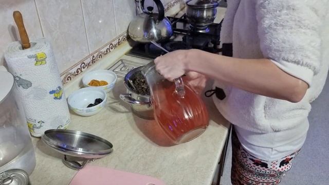 ПОЗДРАВЛЕНИЕ С СТАРЫМ НОВЫМ ГОДОМ ОТ НАС И КОЛЯСИКА,ГОТОВИМ КУТЬЮ И ВКУСНЫЙ УЖИН,ВЛОГ смотреть онлайн