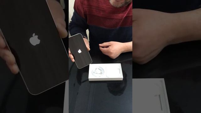 iPhone 13 starlight kutu açılışı смотреть онлайн