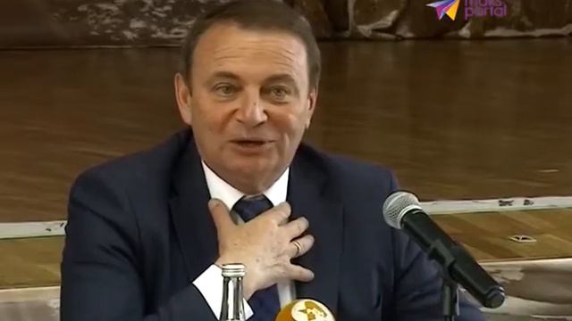 Глава города провёл совещание с директорами школ и детских садов смотреть онлайн