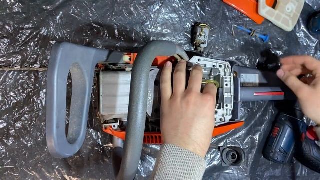 Oleo Mac GSH 51-56 Motorlu Testere Karbüratör Değişimi Ve Zincir Bilemesi смотреть онлайн