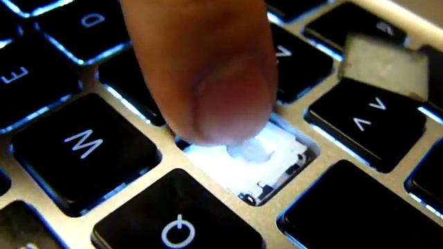 How To Clean/Fix/Replace MacBook Aluminium (Pro) Keyboard смотреть онлайн