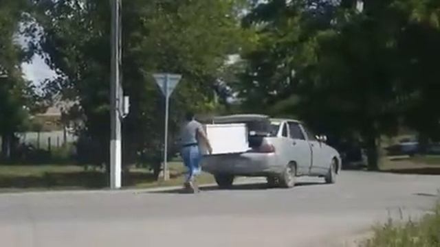 Купили новый холодильник ..... смотреть онлайн
