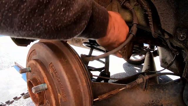 Ford Fiesta MK6/7 Spring and Damper Removal & Refit смотреть онлайн