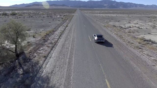 4K DJI Phantom 4: Drone EPIC 370Z Nizmo footage | Manual Active Tracking While Driving смотреть онлайн