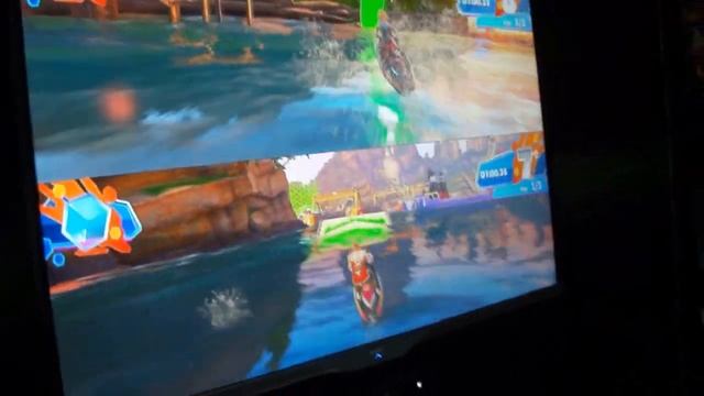 Софья играет на игровой приставке X-box в Развлекательном центре "КВАЗАР" г.Пермь. 30.04.2016г. смотреть онлайн